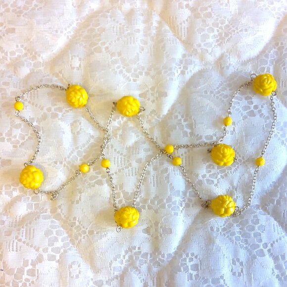 Vintage NEW Rose Charm Yellow Flower Necklace Silver Tone Chain VTG Timeless - Picture 1 of 7